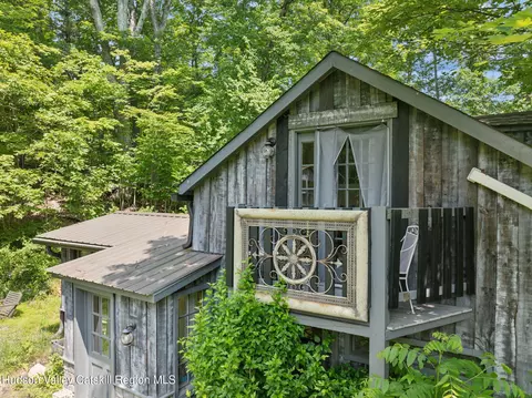 1143 Sawkill Road Rd, Kingston, NY 12401