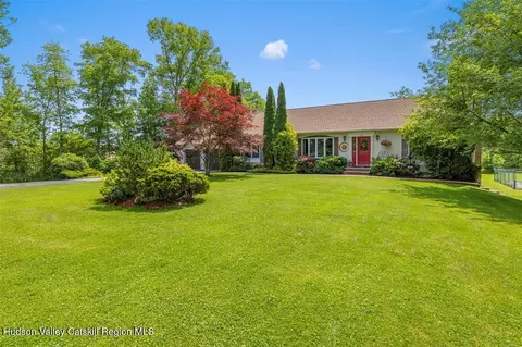 109 Burnt Meadows Rd, Gardiner, NY 12525