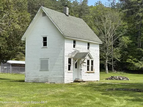 1430 Denning Rd, Claryville, NY 12725