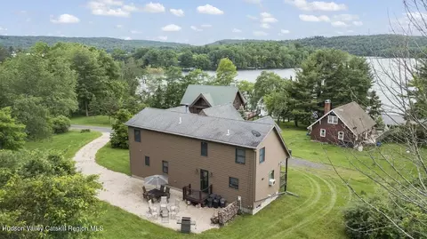 16 Wang Dr, Copake, NY 12516