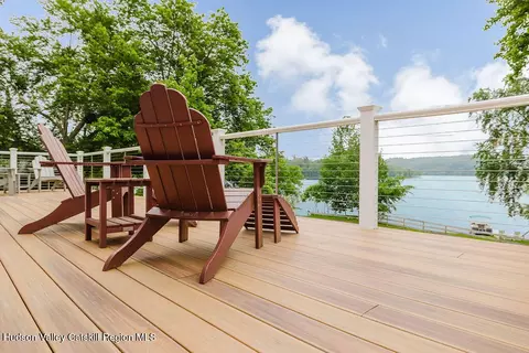 225 Lakeview Rd, Craryville, NY 12521