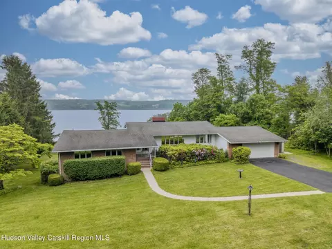 19 Riverview Ter, Kingston, NY 12401
