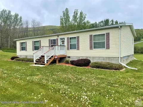 1560 County Route 2, Prattsville, NY 12468
