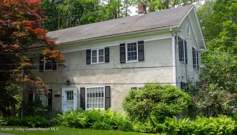 20 Depot Ln, Old Chatham, NY 12136