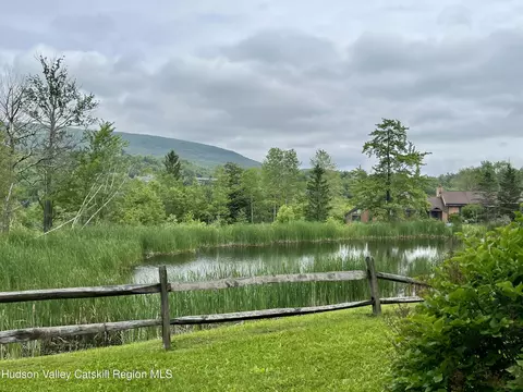 8 Trailside Dr #B-9, Hunter, NY 12442