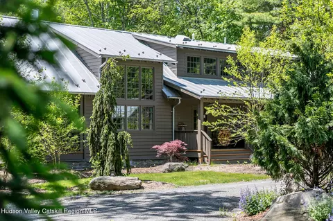 6 W Ohayo Mountain Rd, Bearsville, NY 12409