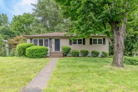 13 Frederick Dr, Lake Katrine, NY 12449