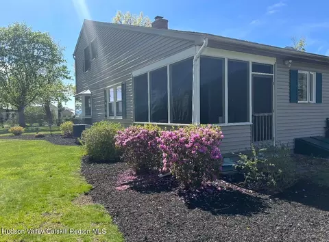 Exterior - 34 Sunset Avenue Ave, Kinderhook, NY 12106 photo 3 of 4