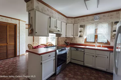 Kitchen - 34 Sunset Avenue Ave, Kinderhook, NY 12106 photo 1 of 1