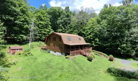 511 Swartekill Rd, New Paltz, NY 12561