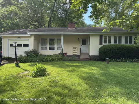217 Evergreen Ln, Hurley, NY 12443