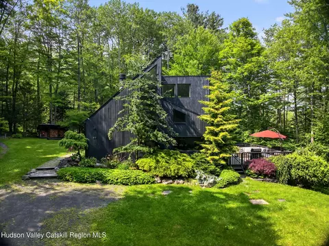 69 Irondale Rd, Phoenicia, NY 12464