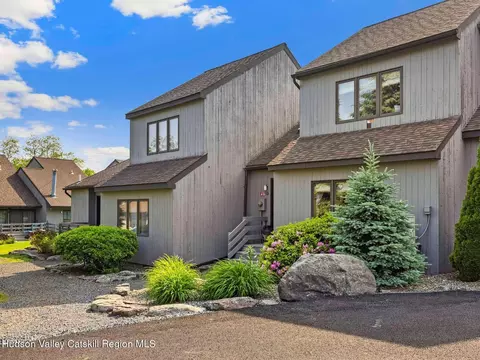 53 Windham Mountain Vlg, Windham, NY 12496