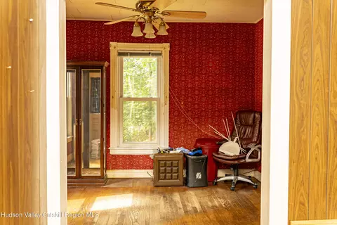 Entry Way - 53 Broad St, Catskill, NY 12414 photo 2 of 9