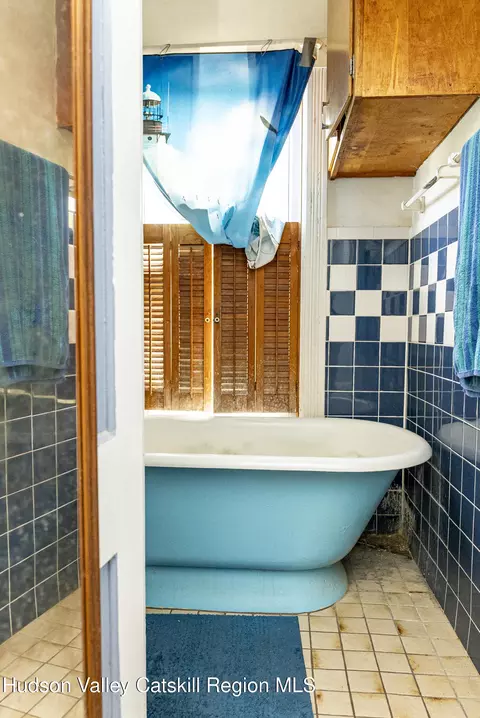 Bath - 53 Broad St, Catskill, NY 12414 photo 4 of 7