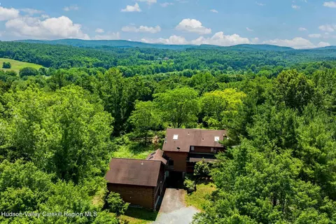 340 Lower Cady Rd, Old Chatham, NY 12136