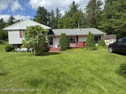 20 Slater Rd, Windham, NY 12496