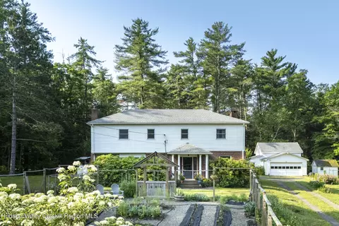 1807 Glasco Tpke, Woodstock, NY 12498