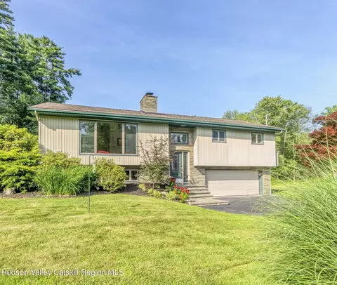 14 Kemble Ter, Hurley, NY 12443