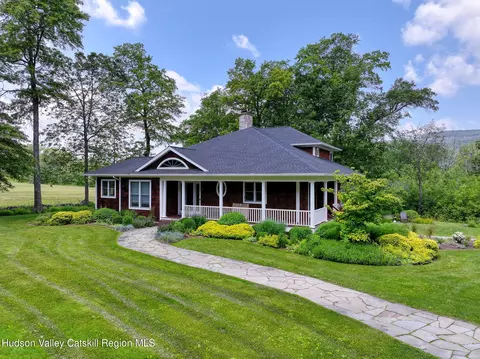 16 High Pasture Rd, New Paltz, NY 12561