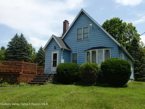 135 Millbrook Rd, Hudson, NY 12534