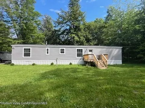 25 Oak Way, Stephentown, NY 12169