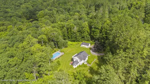 11 Grogkill Rd, Woodstock, NY 12498