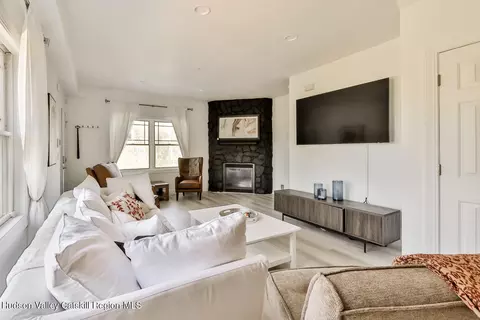 Living - 8 Trailside Dr #BB1, Hunter, NY 12442 photo 1 of 1