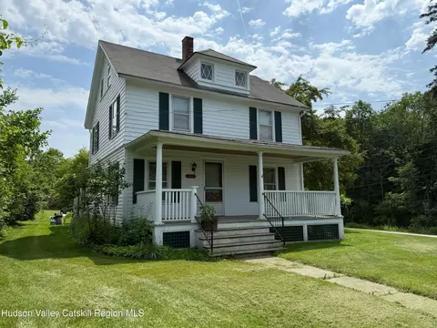 5842 Elm Ave S, Millerton, NY 12546