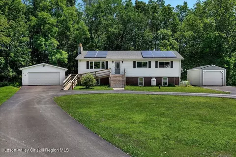 35 Banta Ln, Cairo, NY 12413