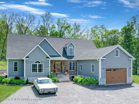 174 Grove School Rd, Catskill, NY 12414