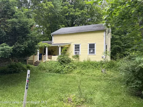 524 Shaker Museum Rd, Chatham, NY 12037