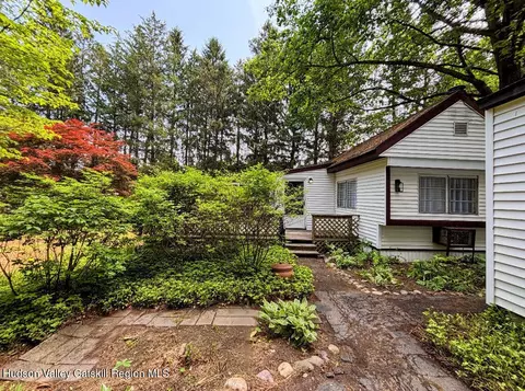 43 Pine Road Rd, Elizaville, NY 12523