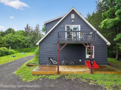 3205 Sleepy Hollow Rd, Athens, NY 12015