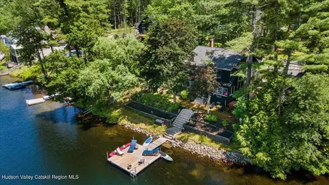 162 Methodist Farm Rd, Averill Park, NY 12018