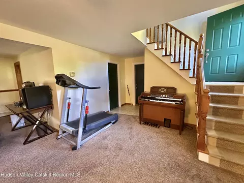 36 Susi Oval, Modena, NY 12548 photo 19