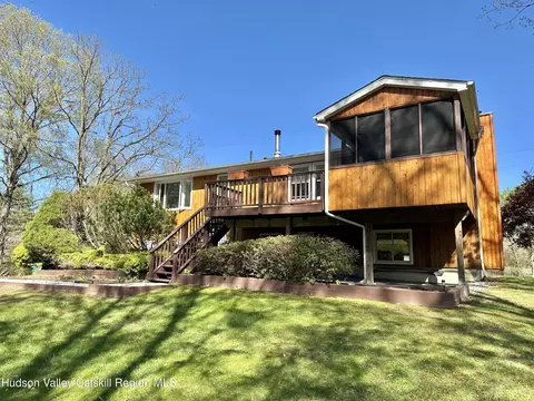 36 Susi Oval, Modena, NY 12548 photo 3