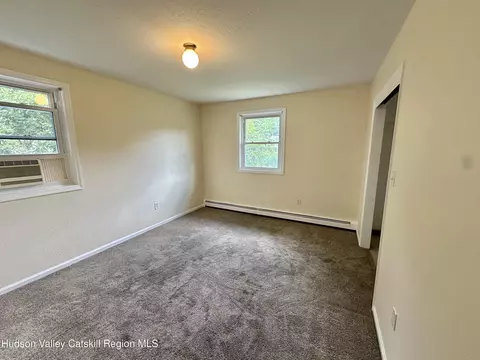 36 Susi Oval, Modena, NY 12548 photo 17