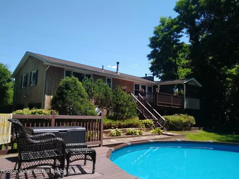 36 Susi Oval, Modena, NY 12548 photo 4