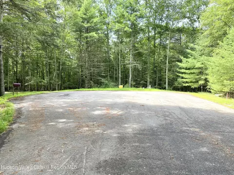 lot Apt 7 Blue Heron Dr, Kingston, NY 12401