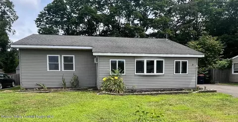 31 Plattekill Dr, Mount Marion, NY 12456