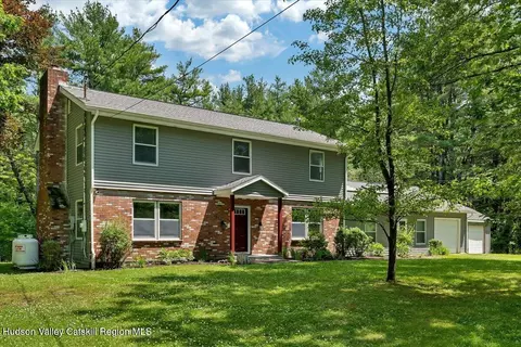 1754 Harlemville Rd, Ghent, NY 12075