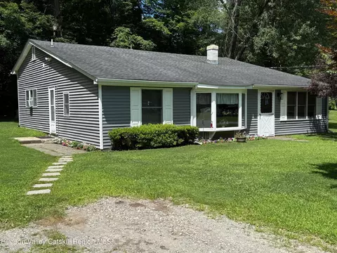10 Raymond Ave, Dover Plains, NY 12522