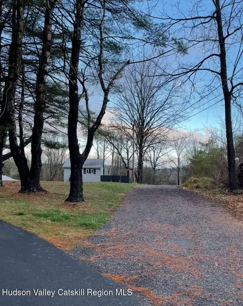 1920 Old Kings Hwy, Saugerties, NY 12477