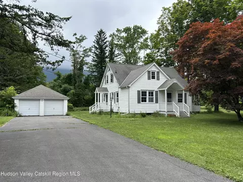 969 Blue Mountain Rd, Saugerties, NY 12477