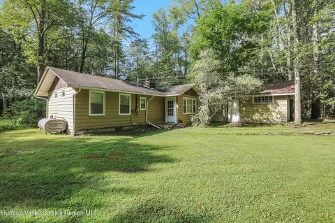 1055 Route 212, Saugerties, NY 12477