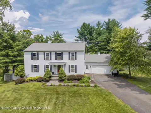 157 Hillside Ter, Kingston, NY 12401