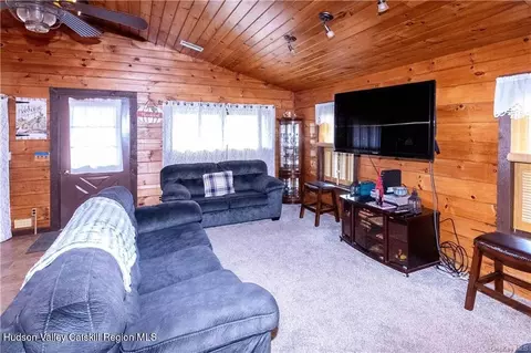 9 Low Rd, Shawangunk, NY 12589 photo 16