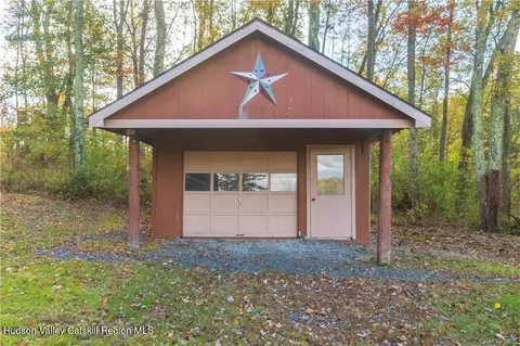 9 Low Rd, Shawangunk, NY 12589 photo 2