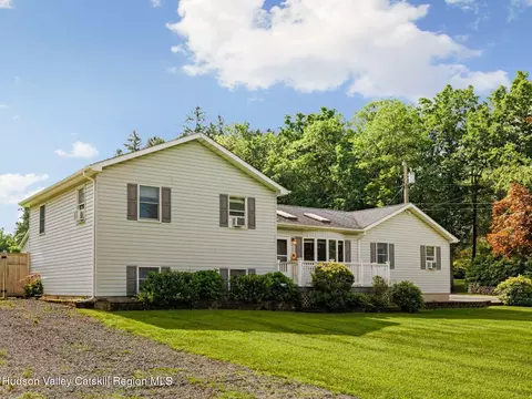 Exterior - 11 Hoppenstedt Rd, Wallkill, NY 12589 photo 1 of 10